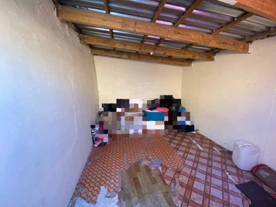 4 Bedroom Property for Sale in Umrhabulo Triangle Western Cape